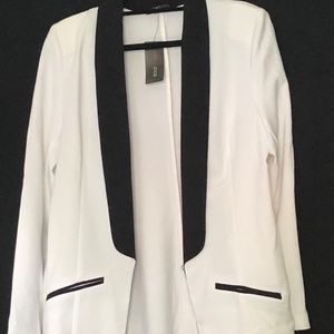 Boyfriend Cut Tuxedo Blazer